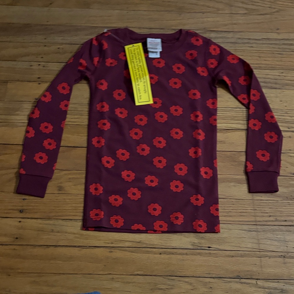 *Hanna Andersson Burgundy Pajama Set with Red Floral Print - Picture 5 of 6